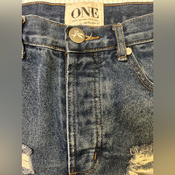 One Teaspoon x Free People Outlaws Denim shorts distressed. Size 24 - Picture 4 of 6